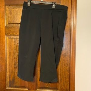 Ladies like new capris with stretch